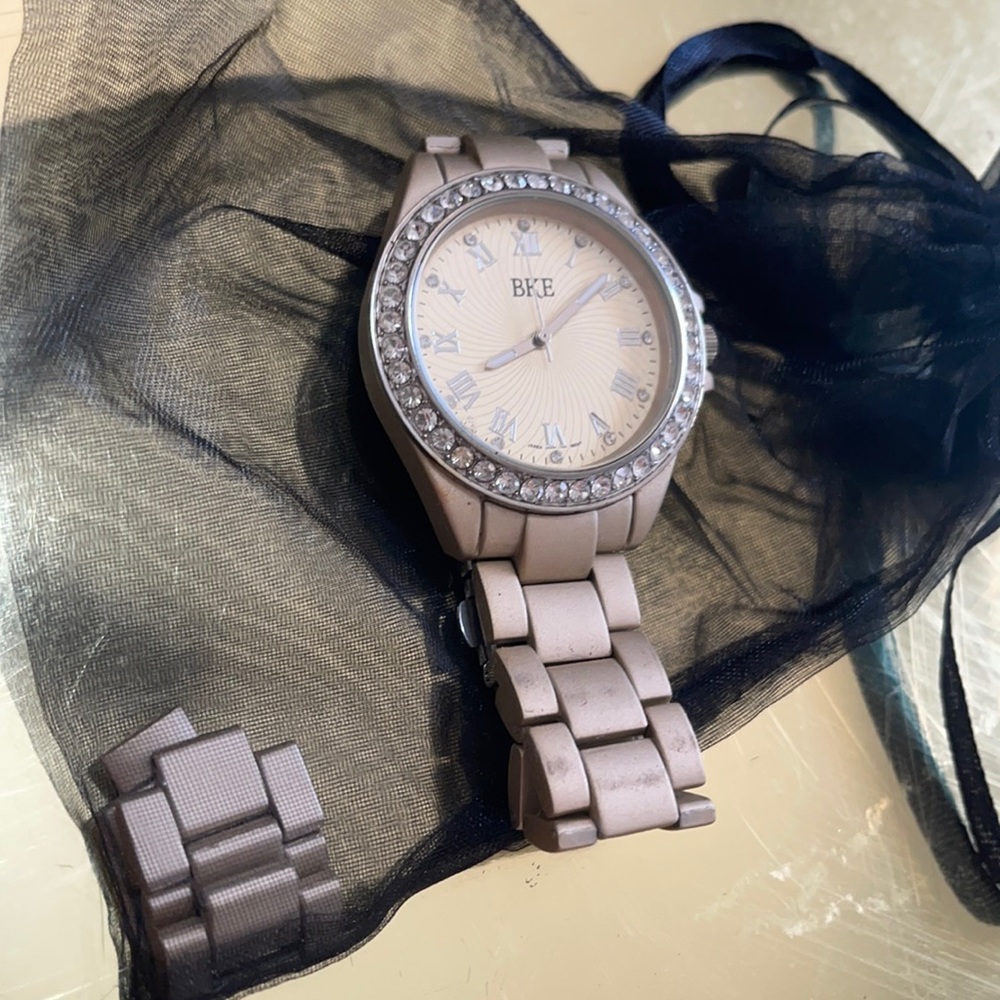 BKE women’s watch